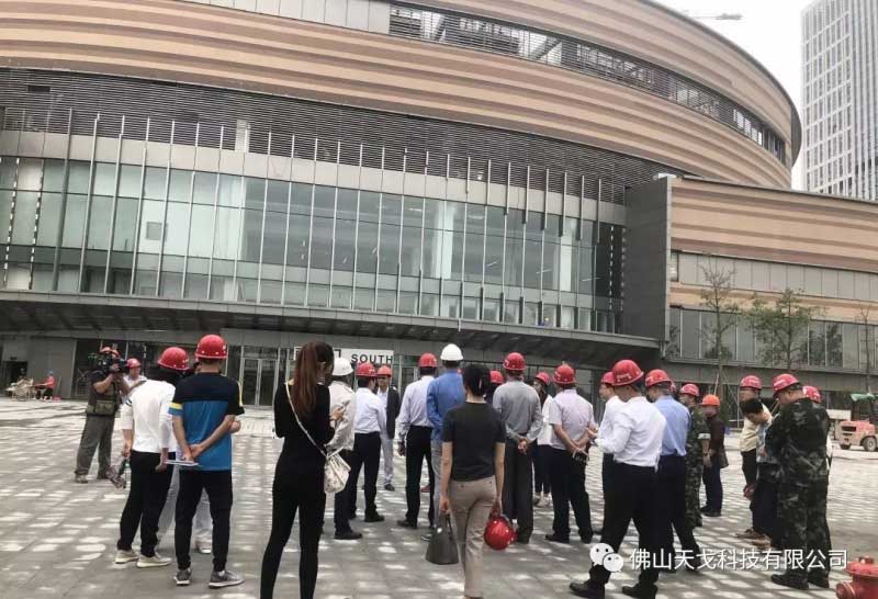 市、区领导一行到访佛山国际体育文化演艺馆