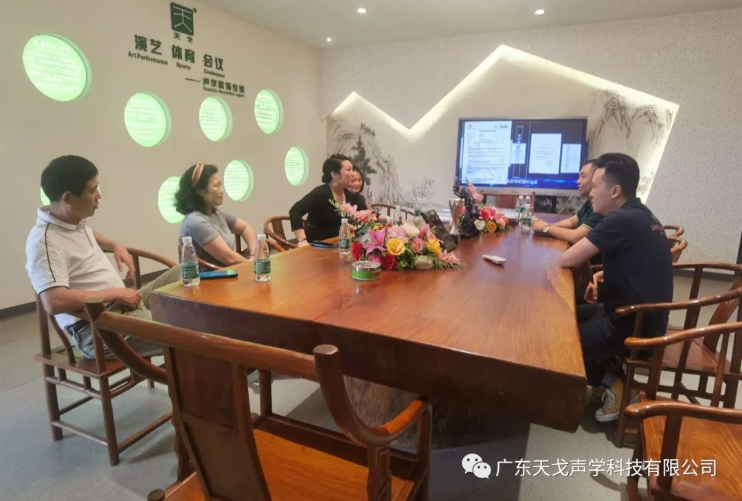 欢迎广东省建筑装饰设计行业协会兰芳会长一行人莅临天戈指导工作-6